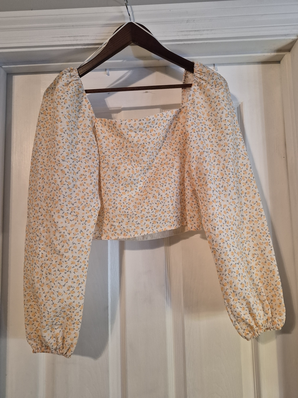 Elodie Floral Puff-Sleeve Crop Top - Yellow - Medium - Picture 7 of 10